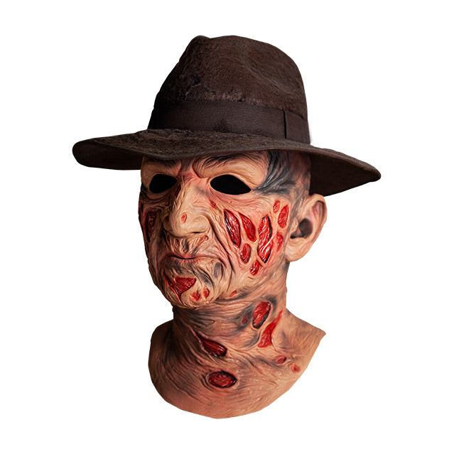 A Nightmare on Elm Street - Deluxe Freddy Krueger Mask with Fedora Hat product image 2, provided for visual reference and