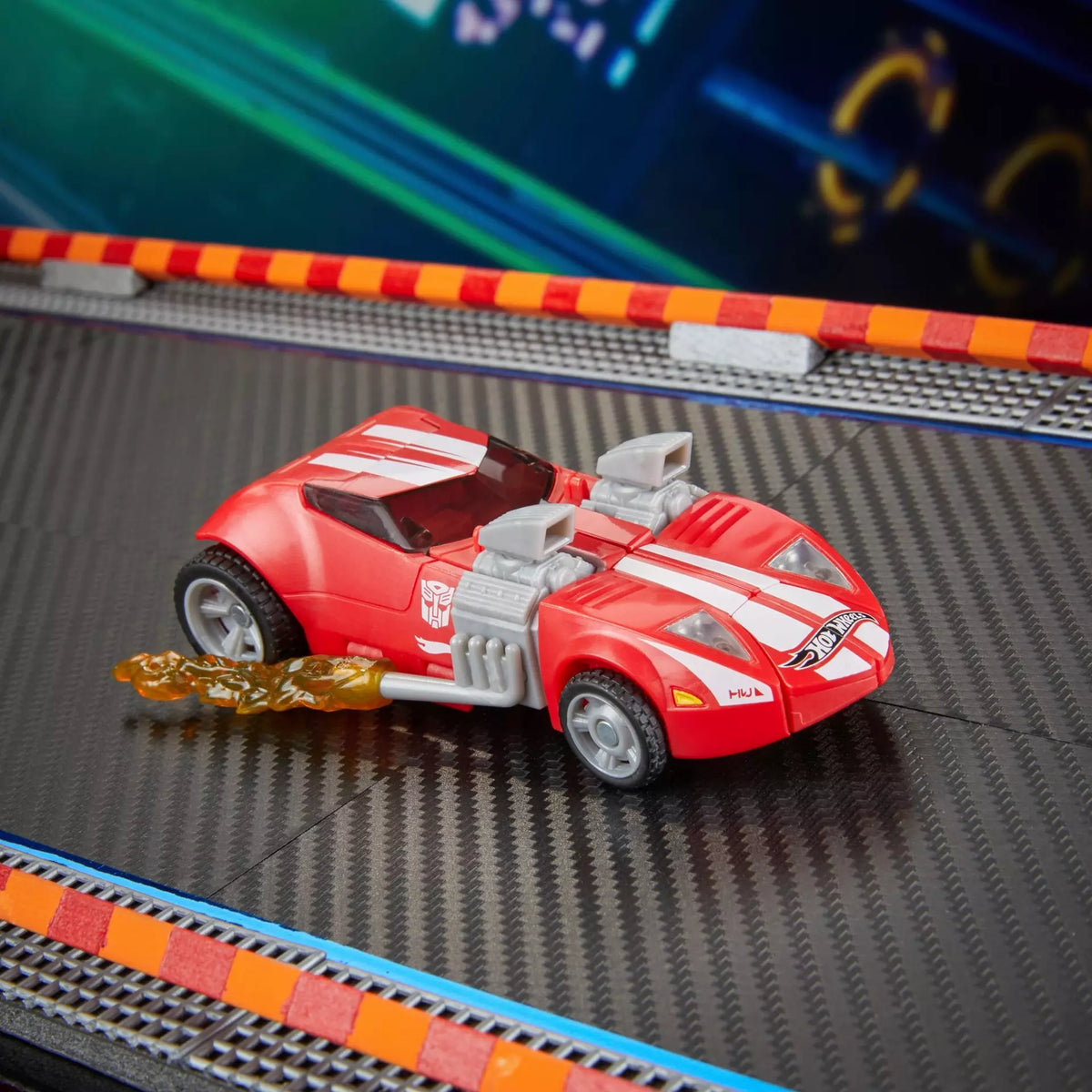 Transformers Collaborative Hot Wheels Twin Mill (Red) Action Figure product image 10, provided for visual reference and