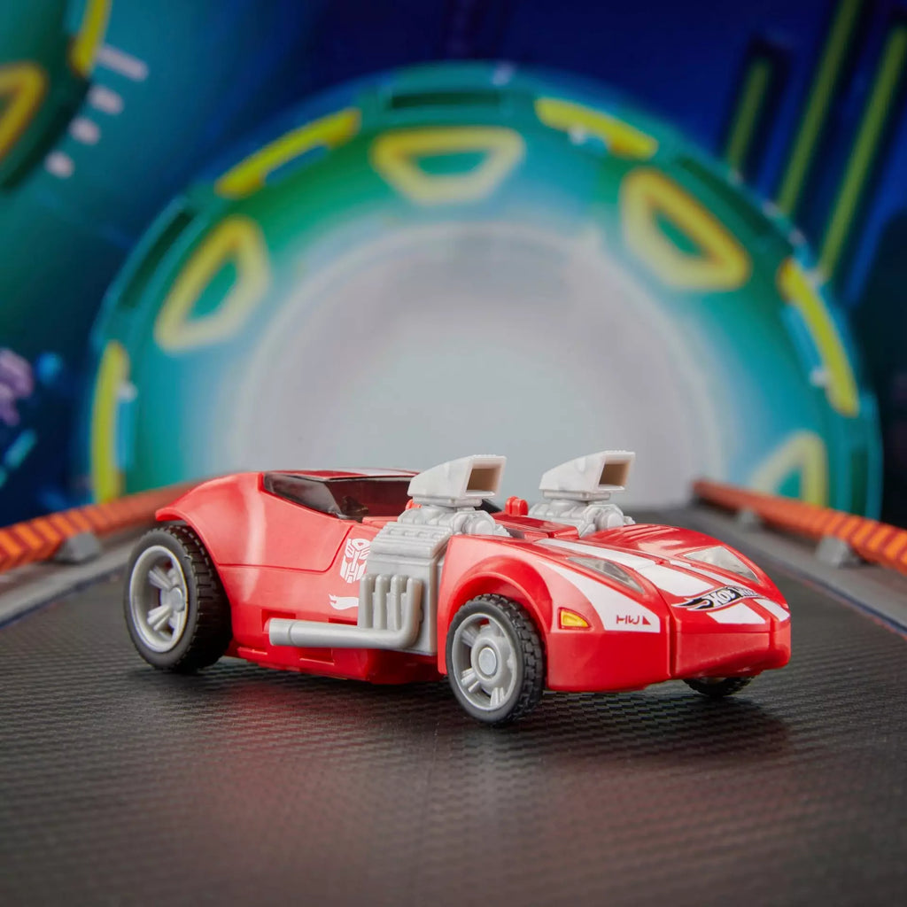 Transformers Collaborative Hot Wheels Twin Mill (Red) Action Figure product image 9, provided for visual reference and