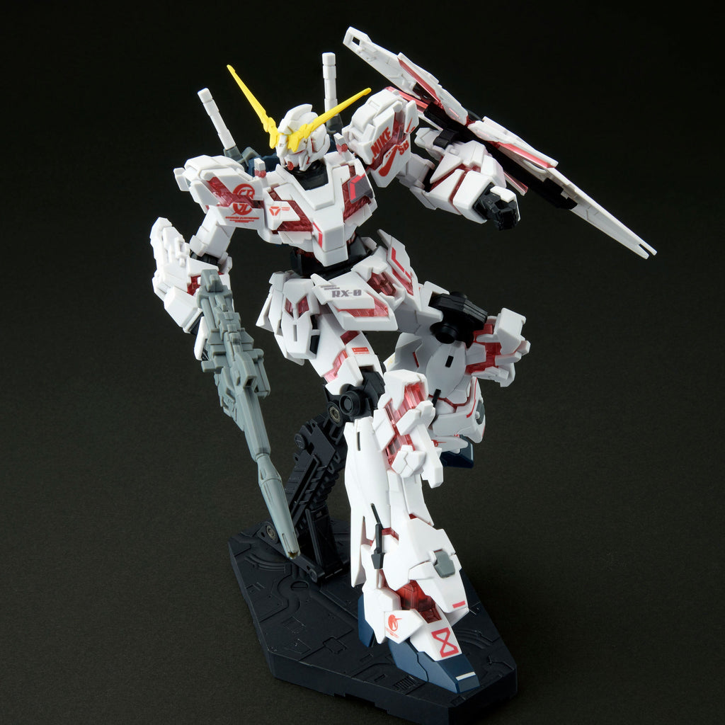 Gundam 1/144 Unicorn Gundam (Destroy Mode) Ver. Nike SB Model Kit Exclusive product image 3, provided for visual reference