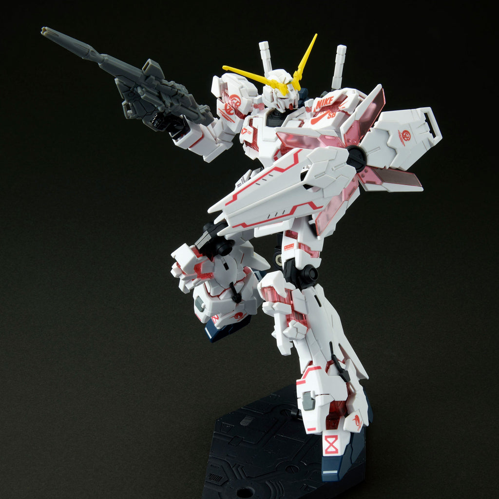 Gundam 1/144 Unicorn Gundam (Destroy Mode) Ver. Nike SB Model Kit Exclusive product image 2, provided for visual reference