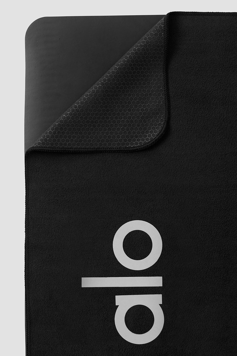 Grounded No-Slip Towel - Black product image 2, provided for visual reference and product detail review