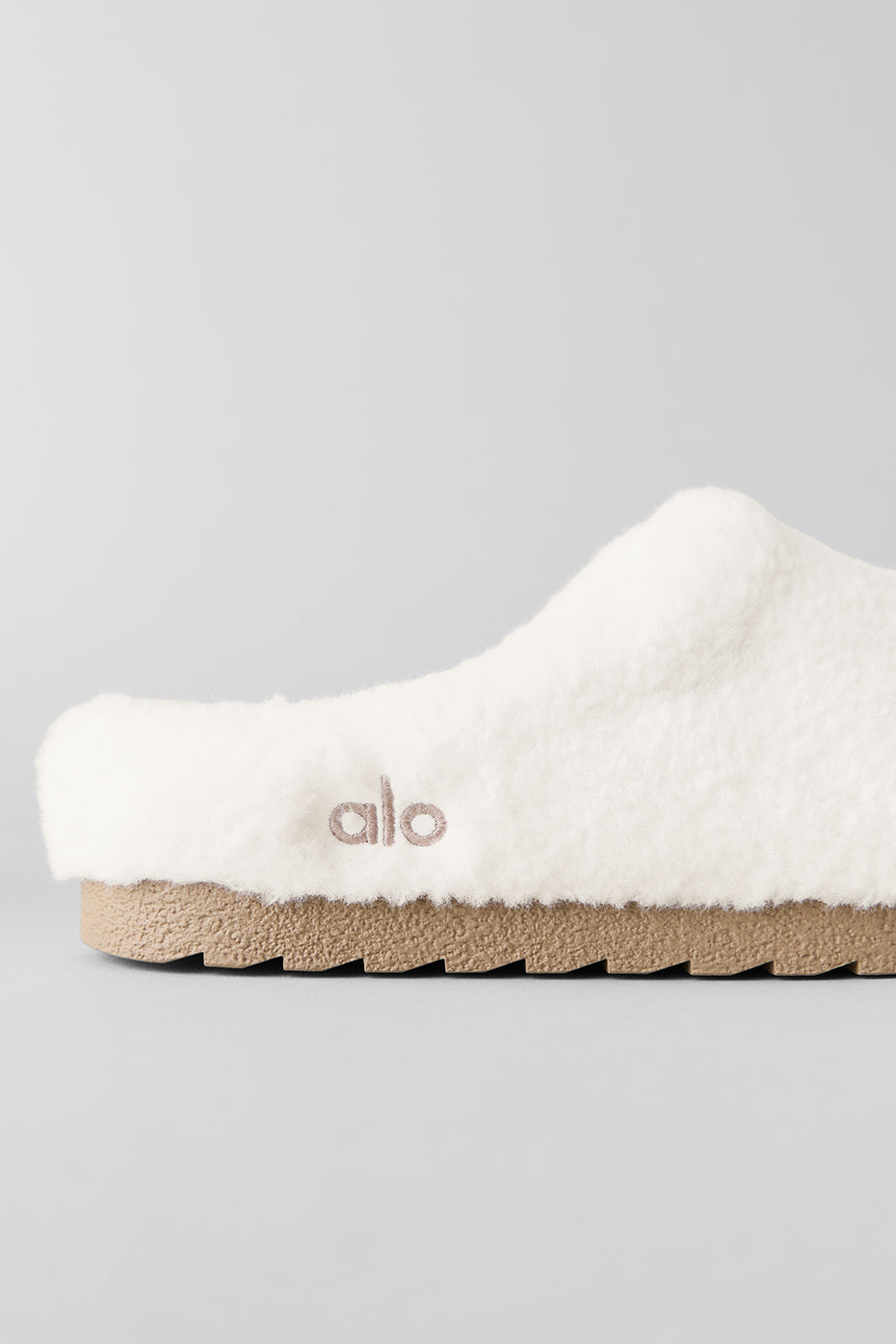 Sherpa Recovery Slipper - Ivory product image 7, provided for visual reference and product detail review