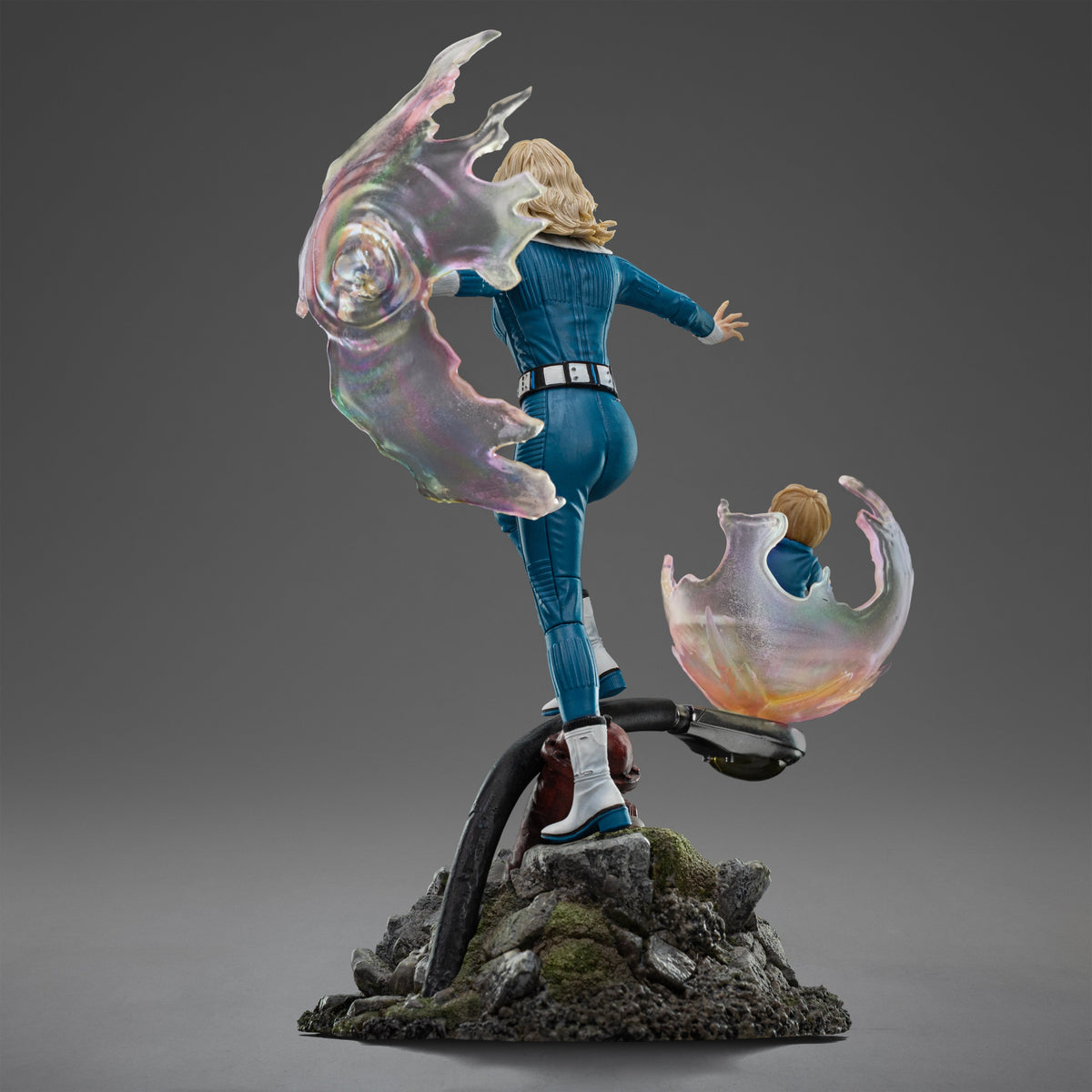 Invisible Woman - The Fantastic Four: First Steps - Art Scale 1/10 Statue product image 4, provided for visual reference and