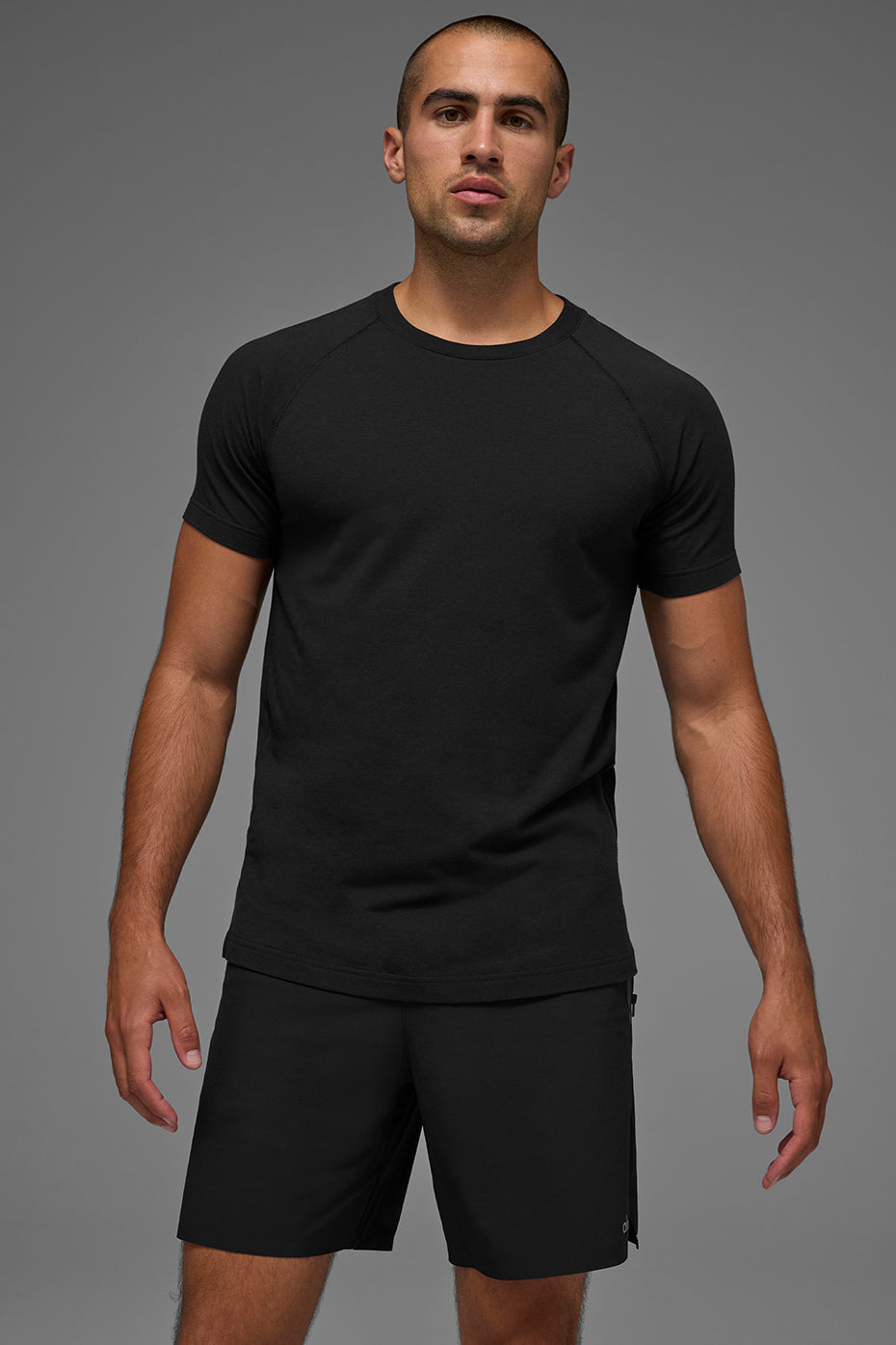 ALO Vapor Crewneck Short Sleeve - Black product image 4, provided for visual reference and product detail review