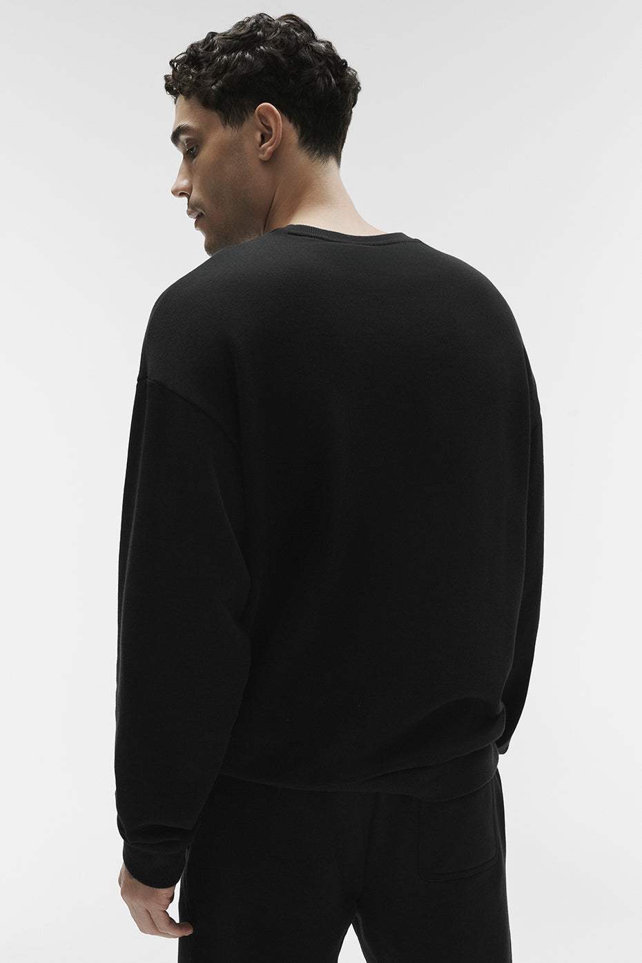Chill Crew Neck Pullover - Black product image 3, provided for visual reference and product detail review
