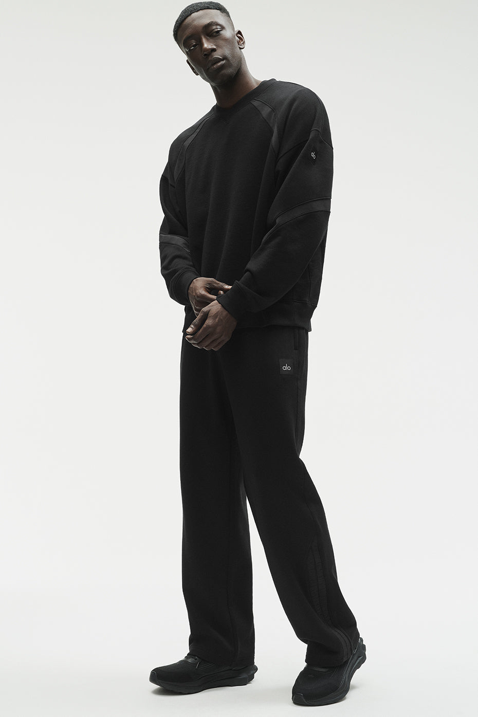Field Crew Neck Sweatshirt - Black product image 5, provided for visual reference and product detail review