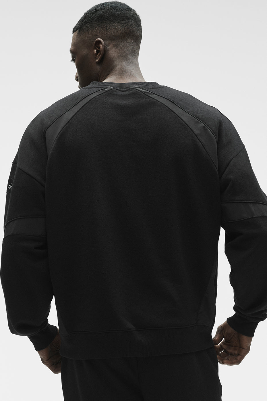 Field Crew Neck Sweatshirt - Black product image 4, provided for visual reference and product detail review