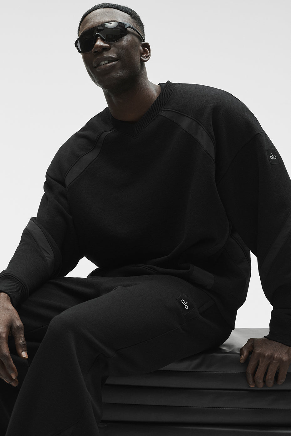 Field Crew Neck Sweatshirt - Black product image 3, provided for visual reference and product detail review