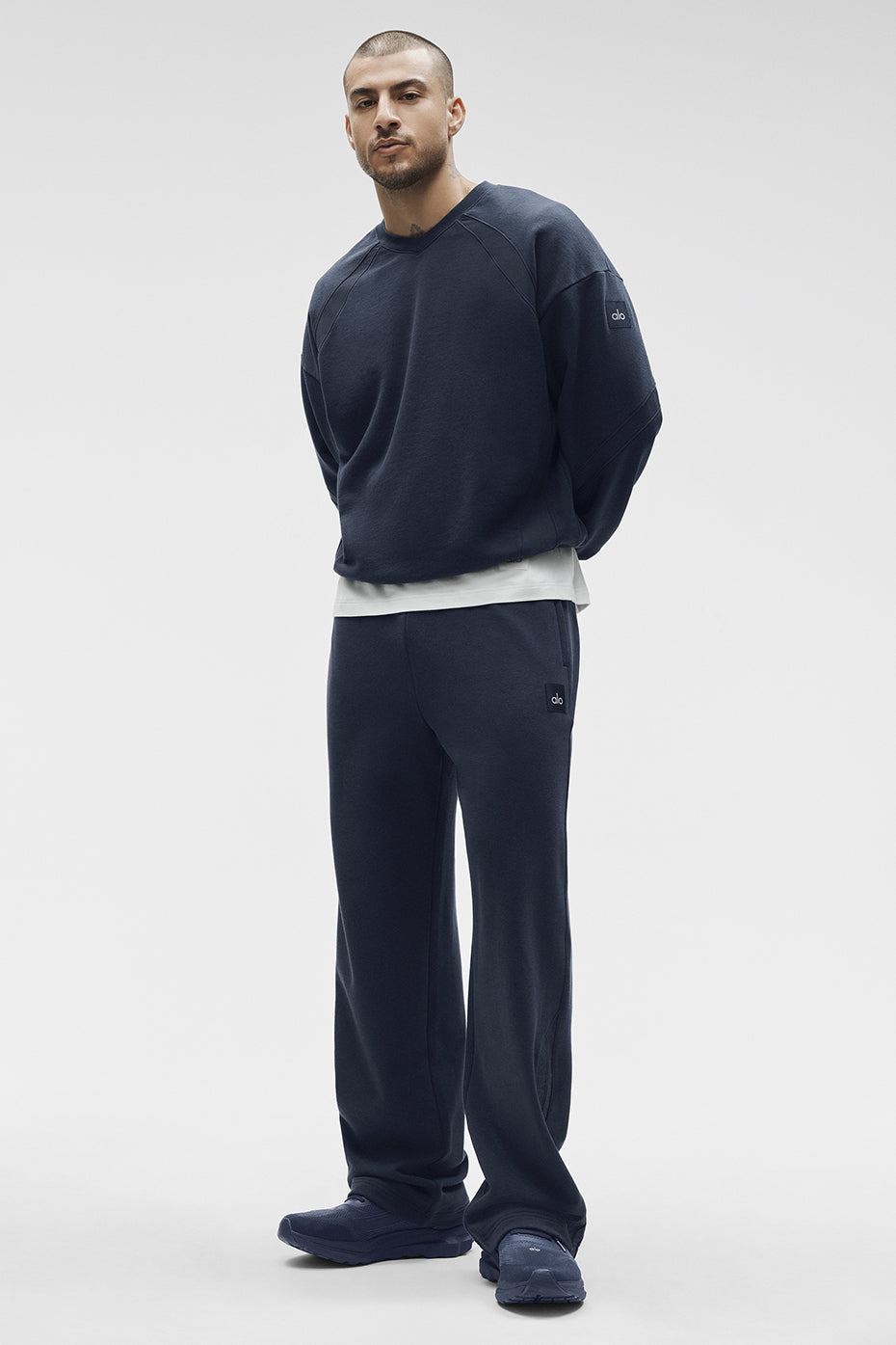 Field Crew Neck Sweatshirt - Navy product image 5, provided for visual reference and product detail review