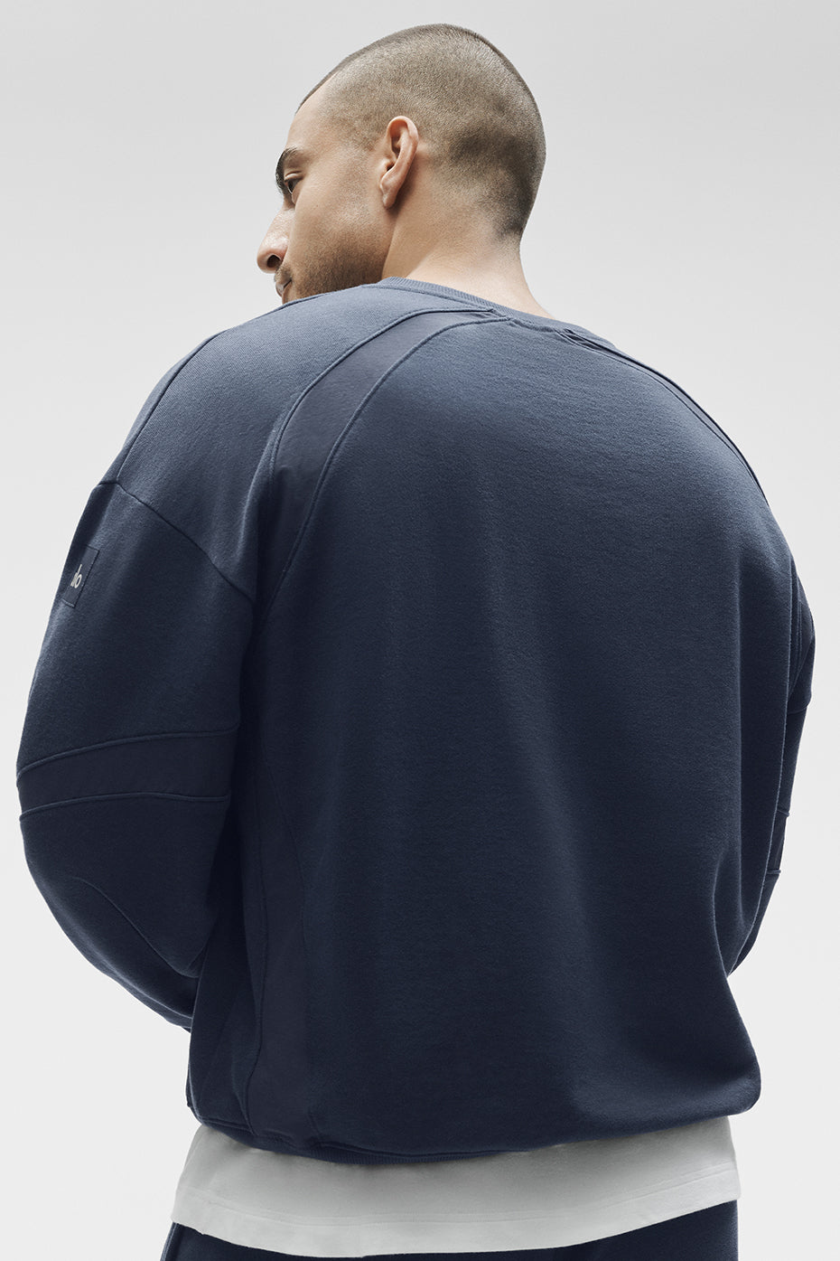 Field Crew Neck Sweatshirt - Navy product image 4, provided for visual reference and product detail review