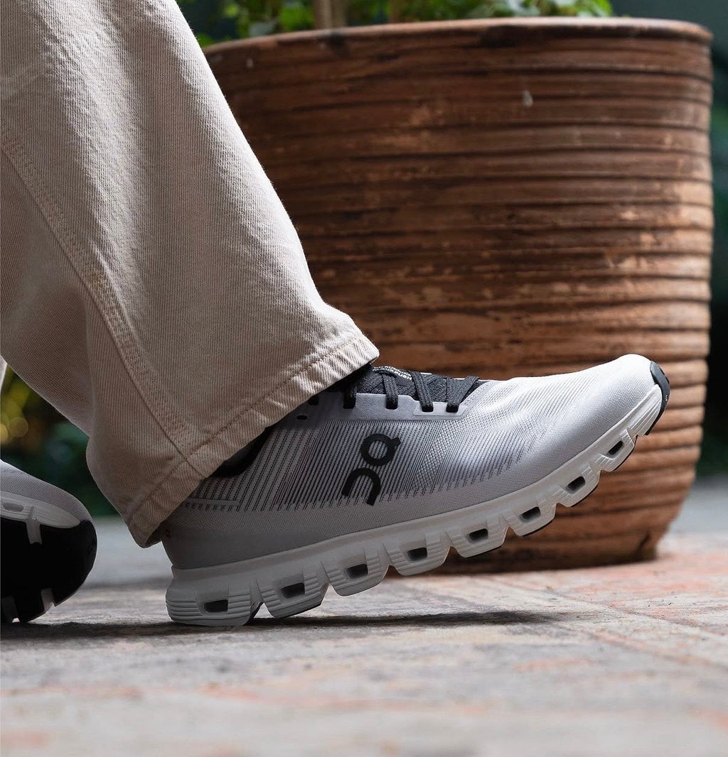On Cloud 6 Push Lilac Black Lifestyle Sneakers product image 5, provided for visual reference and product detail review