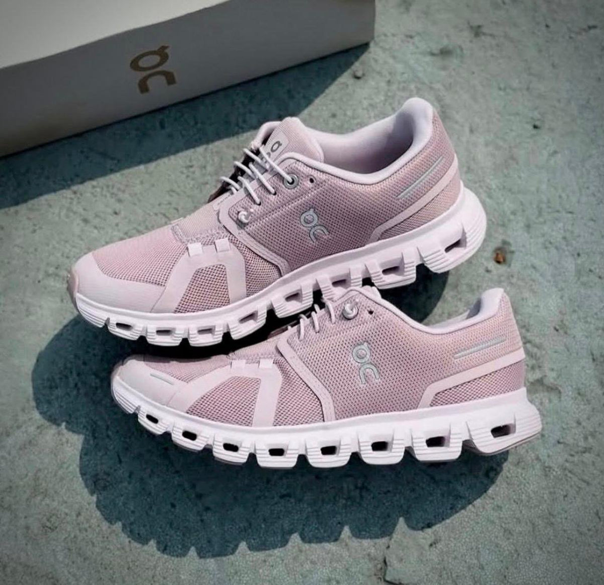 On Cloud 6 Mauve Orchid Lifestyle Sneakers product image 1, provided for visual reference and product detail review