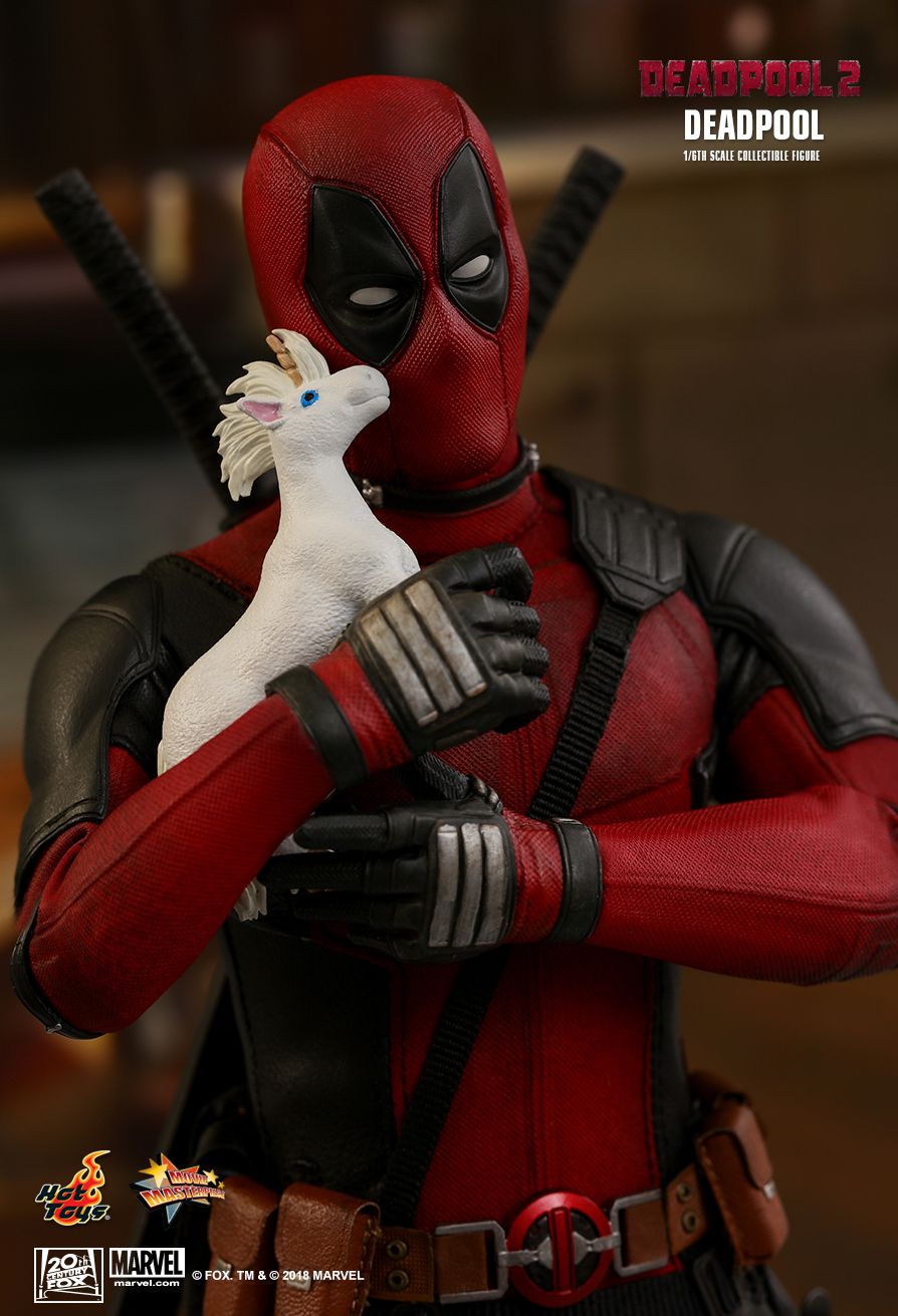 Hot Toys Deadpool 1/6 Scale Action Figure product image 4, provided for visual reference and product detail review