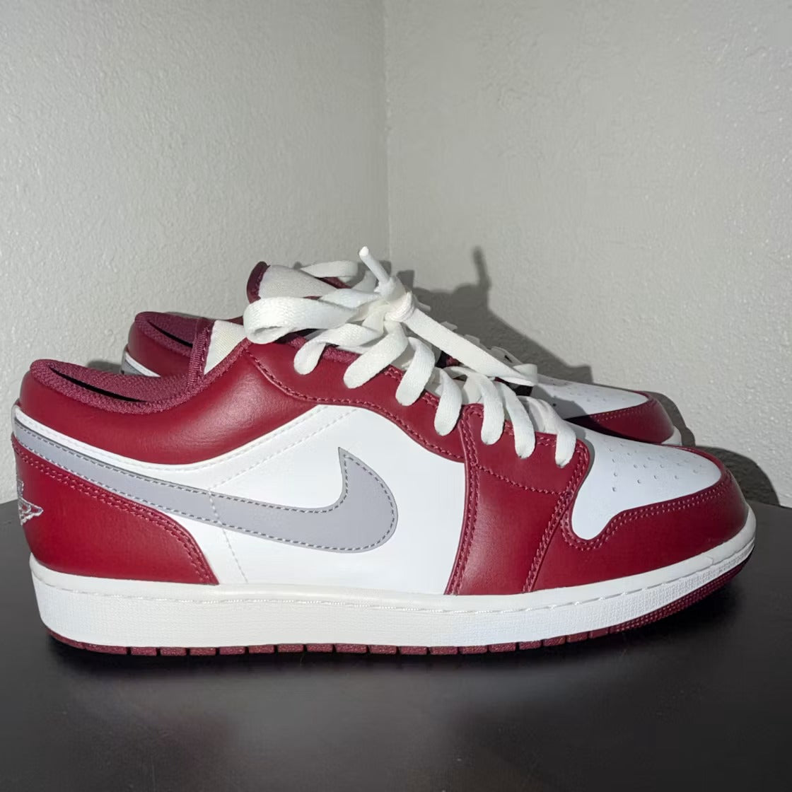 Air Jordan 1 Low White Bordeaux product image 2, provided for visual reference and product detail review