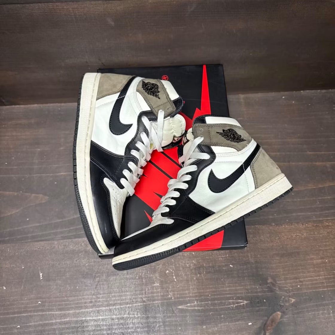 Air Jordan 1 Retro High Dark Mocha product image 4, provided for visual reference and product detail review