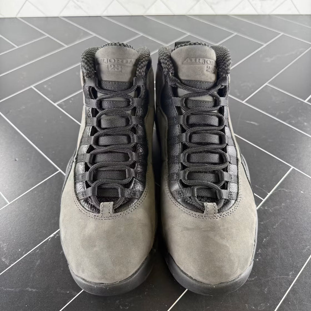 Air Jordan 10 Retro Shadow (2025) product image 3, provided for visual reference and product detail review