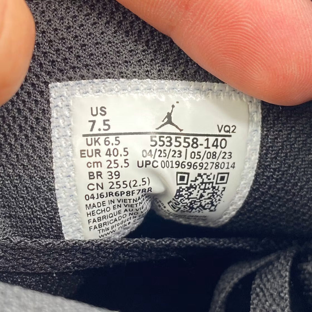 Air Jordan 1 Low Alternate Royal Toe product image 6, provided for visual reference and product detail review