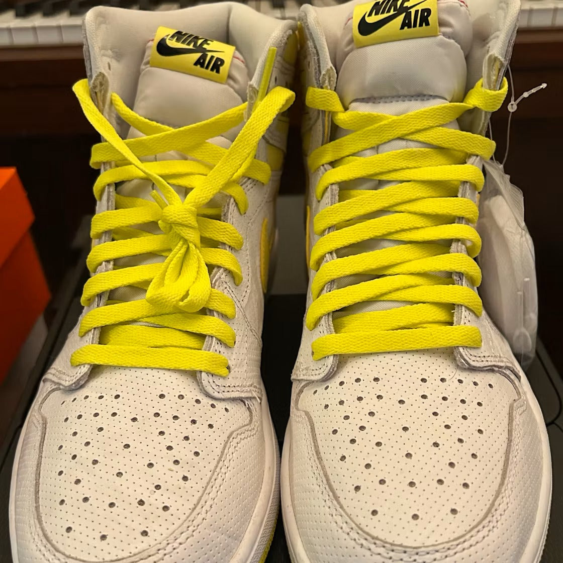 Air Jordan 1 Retro High First Class Flight product image 3, provided for visual reference and product detail review