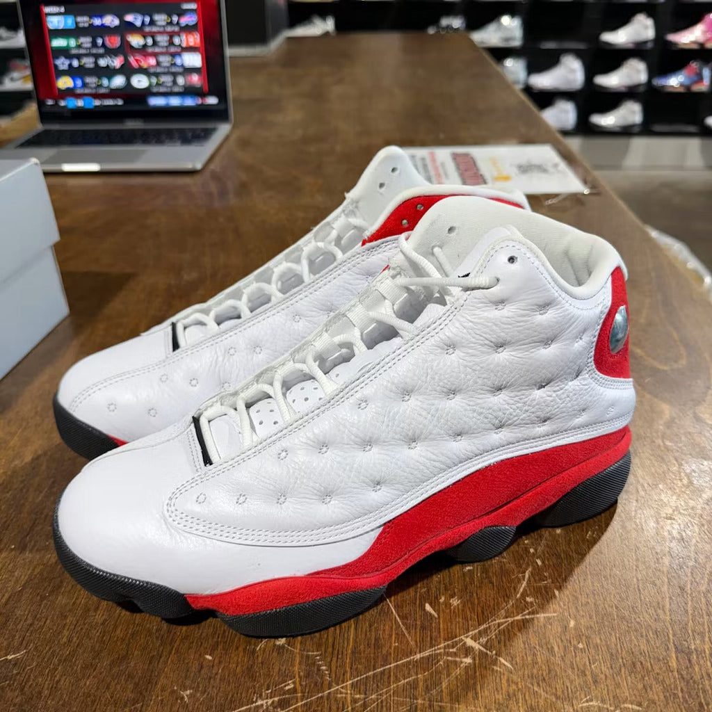Air Jordan 13 Retro OG Chicago (2026) product image 4, provided for visual reference and product detail review