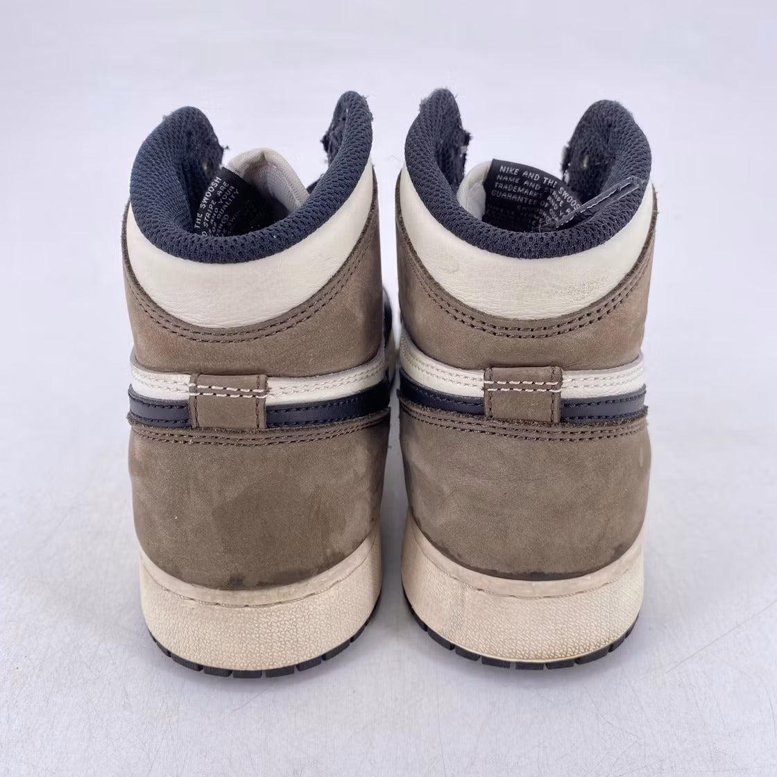 Air Jordan 1 Retro High Dark Mocha (GS) product image 4, provided for visual reference and product detail review