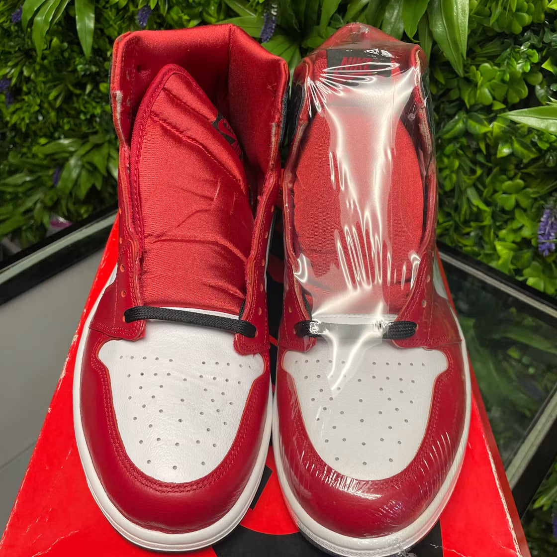 Air Jordan 1 Retro High Satin Snake Chicago (Women) product image 4, provided for visual reference and product detail review
