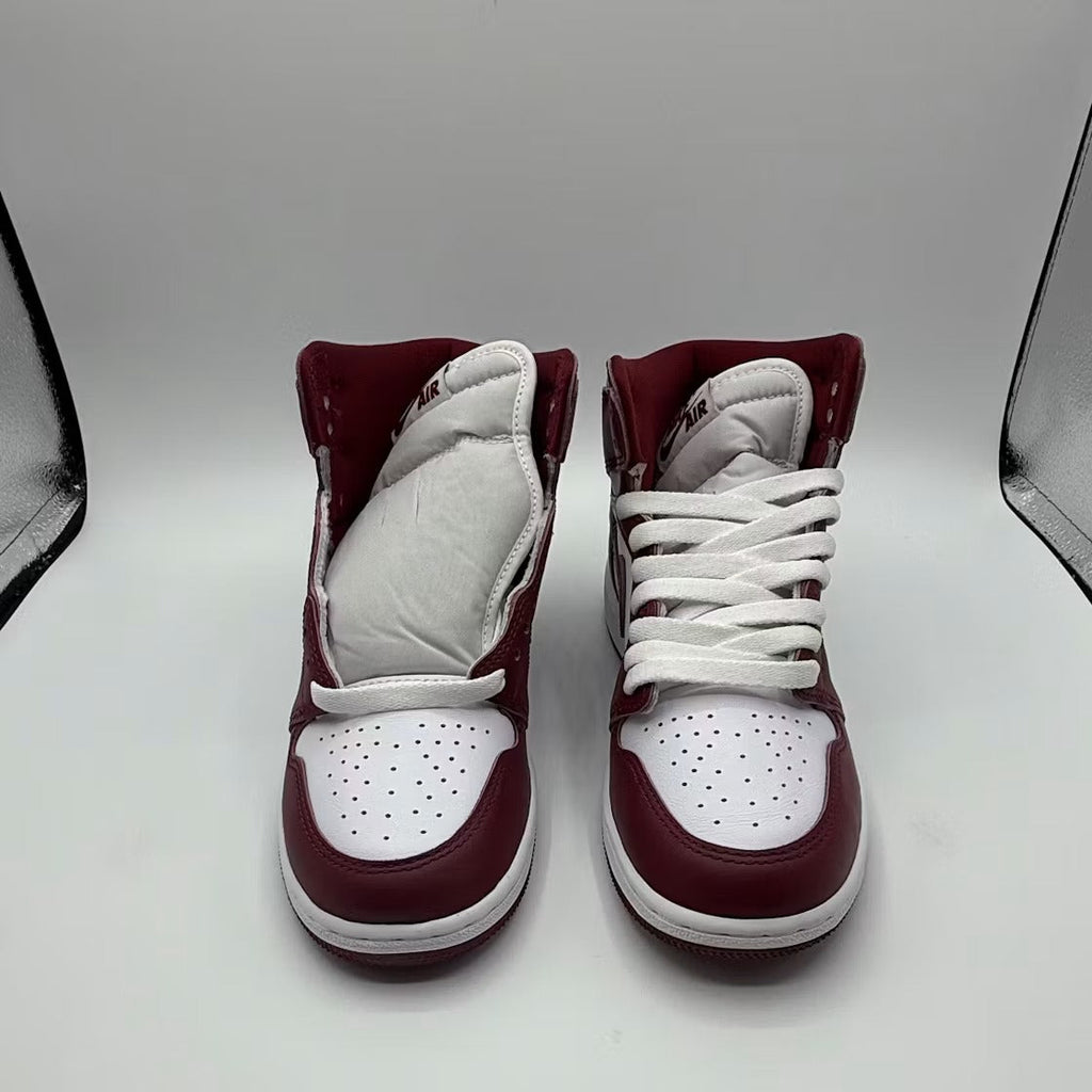 Air Jordan 1 Retro High OG Artisanal Team Red (GS) product image 3, provided for visual reference and product detail review