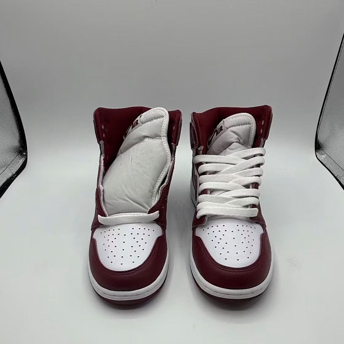 Air Jordan 1 Retro High OG Artisanal Team Red (GS) product image 3, provided for visual reference and product detail review