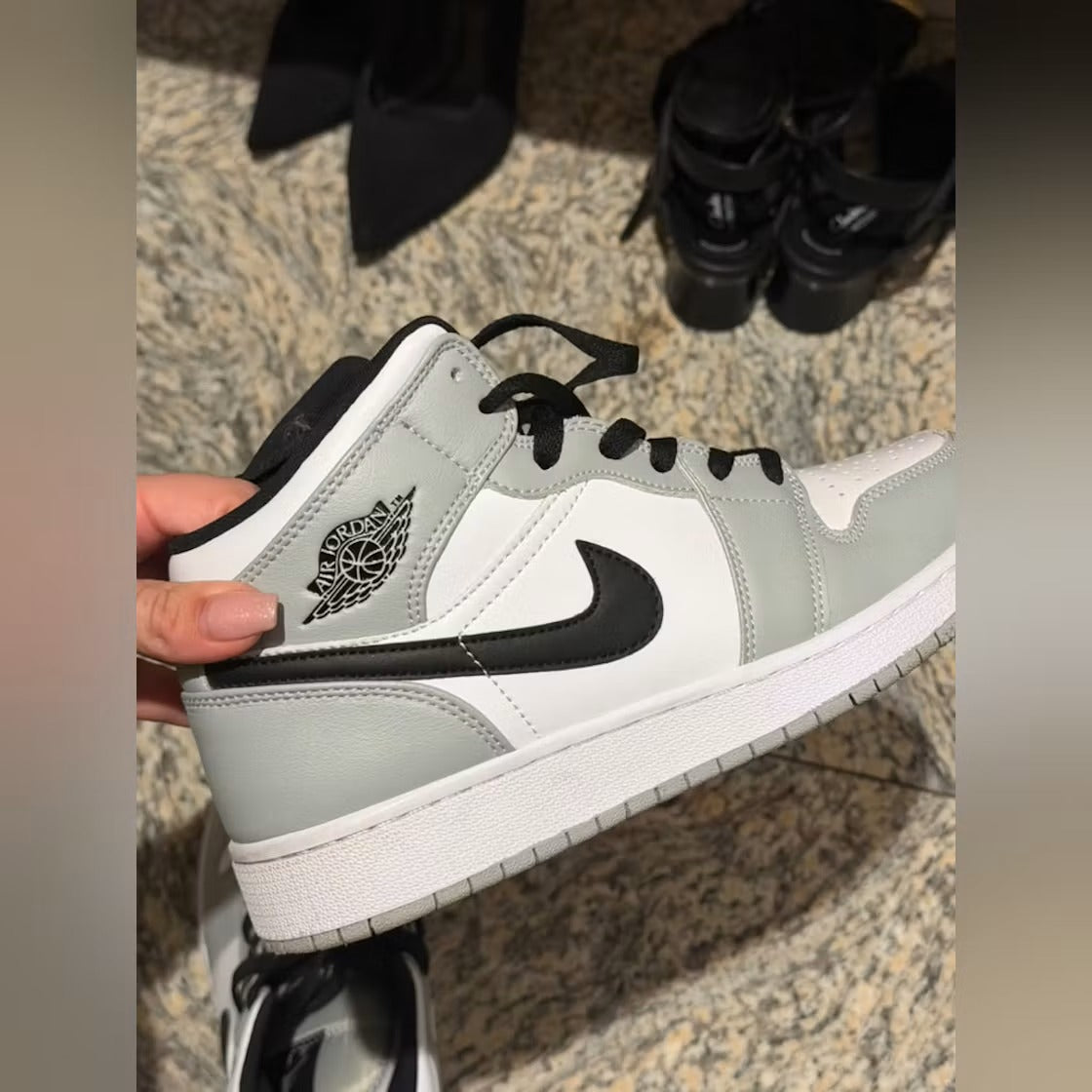 Air Jordan 1 Mid Light Smoke Grey product image 4, provided for visual reference and product detail review