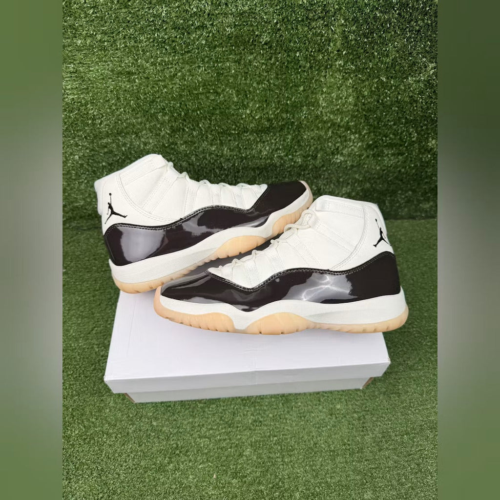 Air Jordan 11 Retro Neapolitan (Women) product image 2, provided for visual reference and product detail review