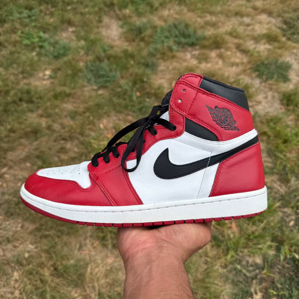 Air Jordan 1 Retro Chicago (2015) product image 4, provided for visual reference and product detail review