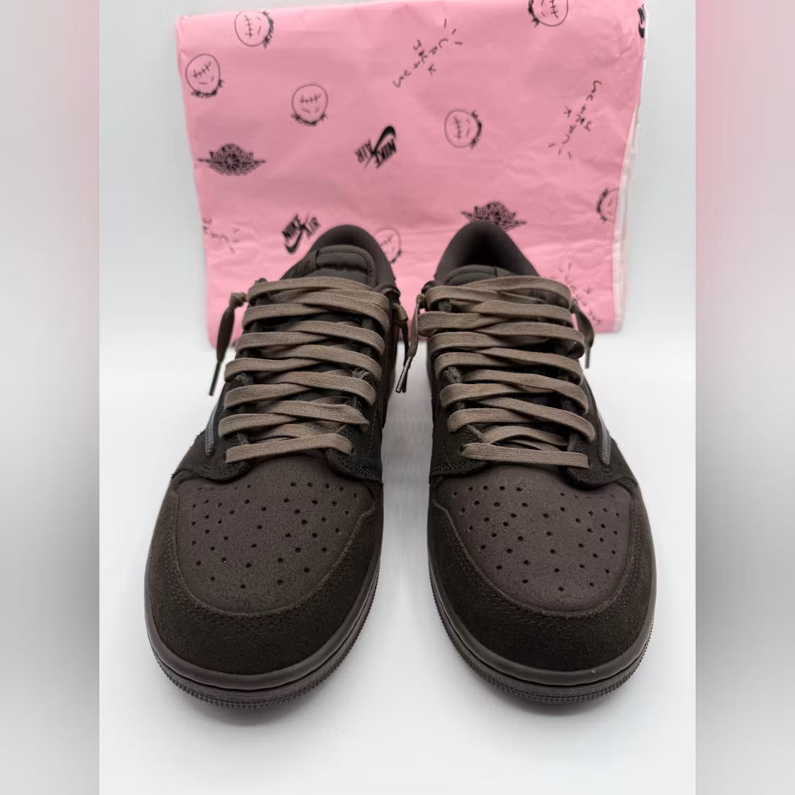 Air Jordan 1 Retro Low OG SP Travis Scott Velvet Brown product image 3, provided for visual reference and product detail