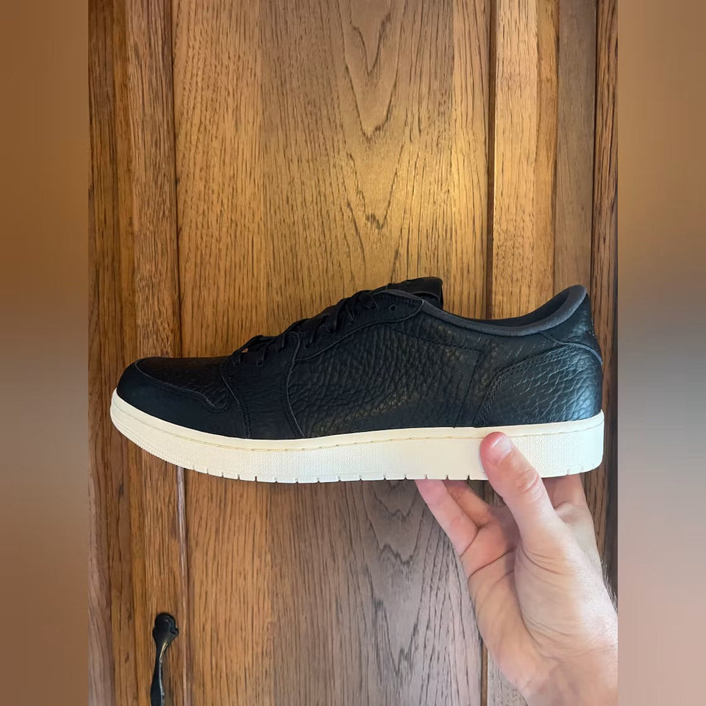 Air Jordan 1 Retro Low Swooshless Black (2025) product image 2, provided for visual reference and product detail review