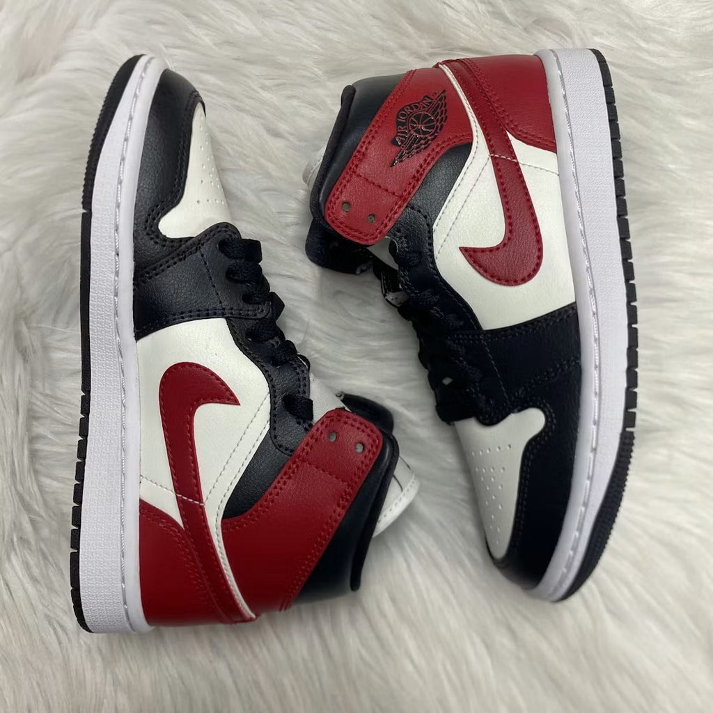 Air Jordan 1 Mid Gym Red Off Noir (Women) product image 4, provided for visual reference and product detail review