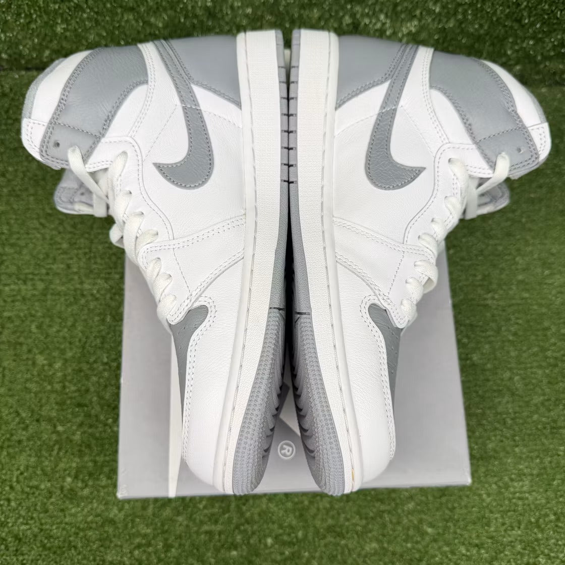 Air Jordan 1 Retro High OG Stealth product image 4, provided for visual reference and product detail review