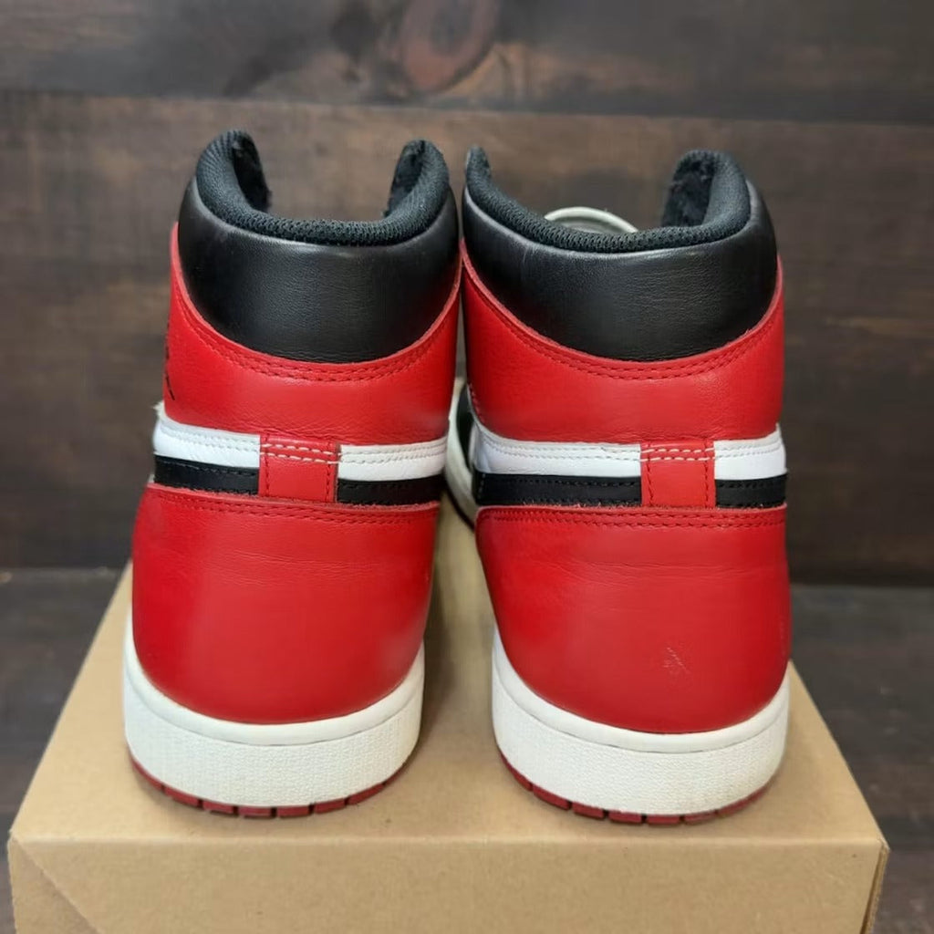 Air Jordan 1 Retro Black Toe (2016) product image 4, provided for visual reference and product detail review