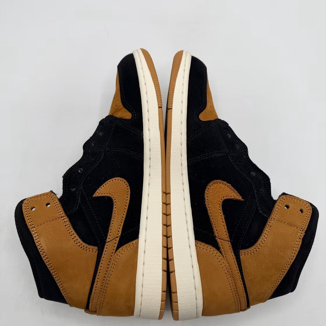 Air Jordan 1 Mid SE Black Flax product image 4, provided for visual reference and product detail review