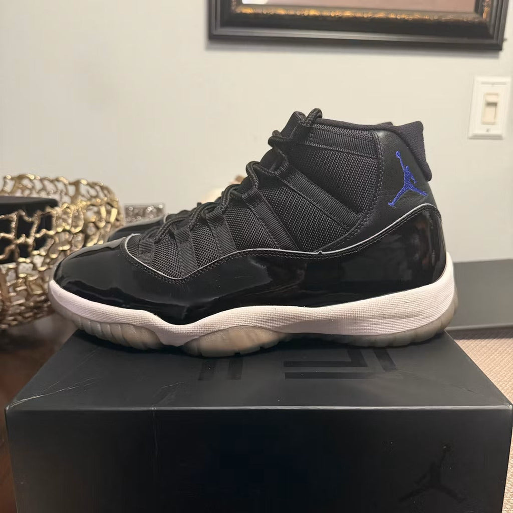 Air Jordan 11 Retro Space Jam (2016) product image 2, provided for visual reference and product detail review