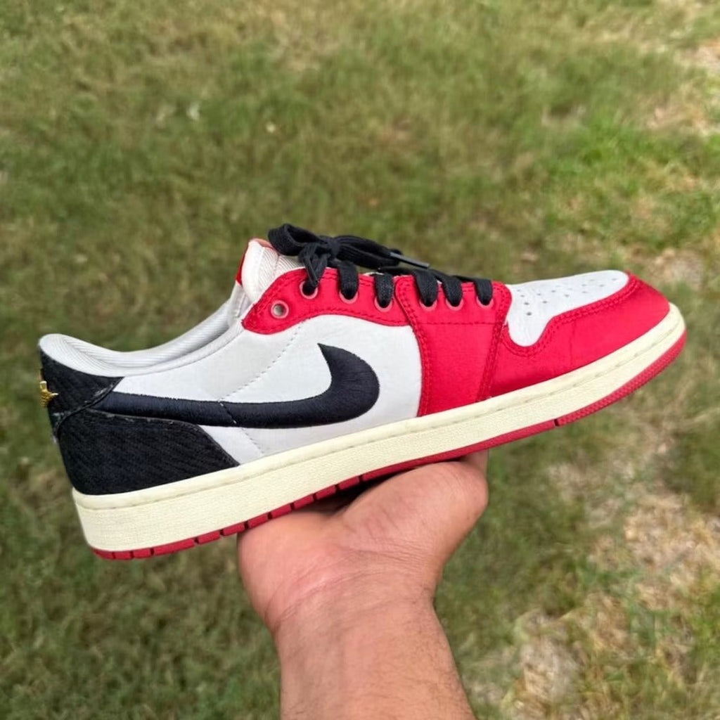 Air Jordan 1 Retro Low OG Trophy Room Rookie Card Away product image 5, provided for visual reference and product detail