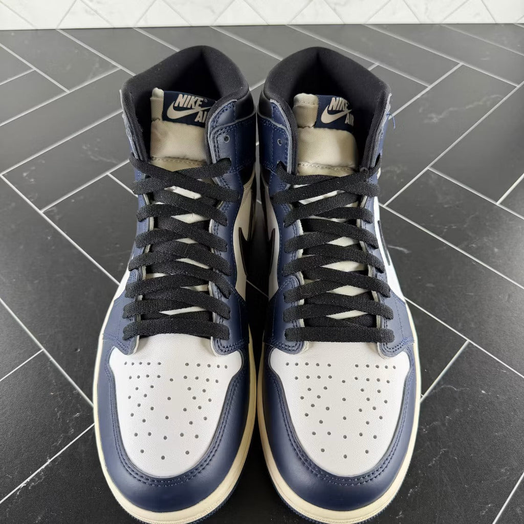 Air Jordan 1 Retro High OG Midnight Navy product image 3, provided for visual reference and product detail review