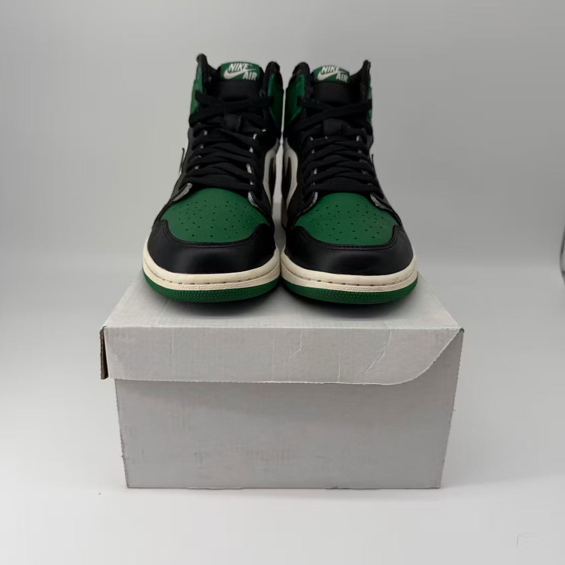 Air Jordan 1 Retro High Pine Green product image 2, provided for visual reference and product detail review