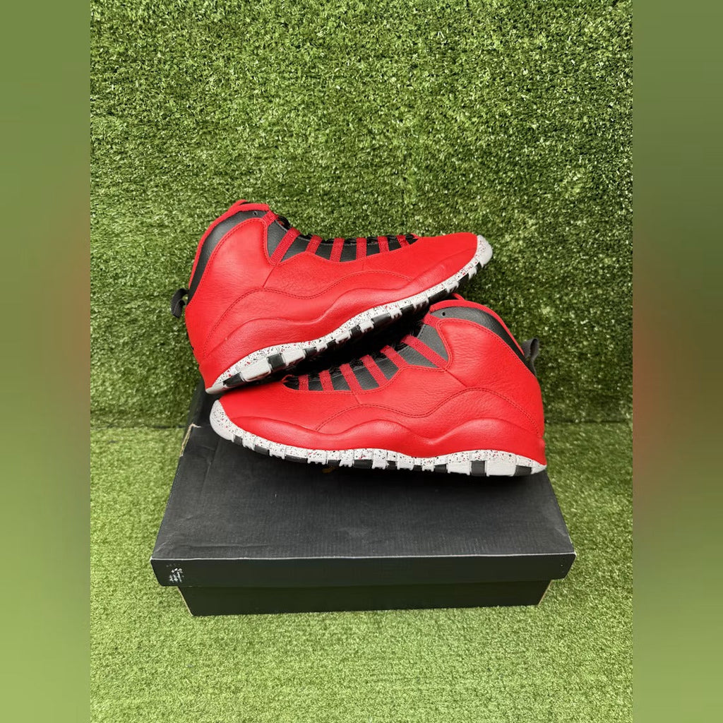Air Jordan 10 Retro Bulls Over Broadway product image 2, provided for visual reference and product detail review
