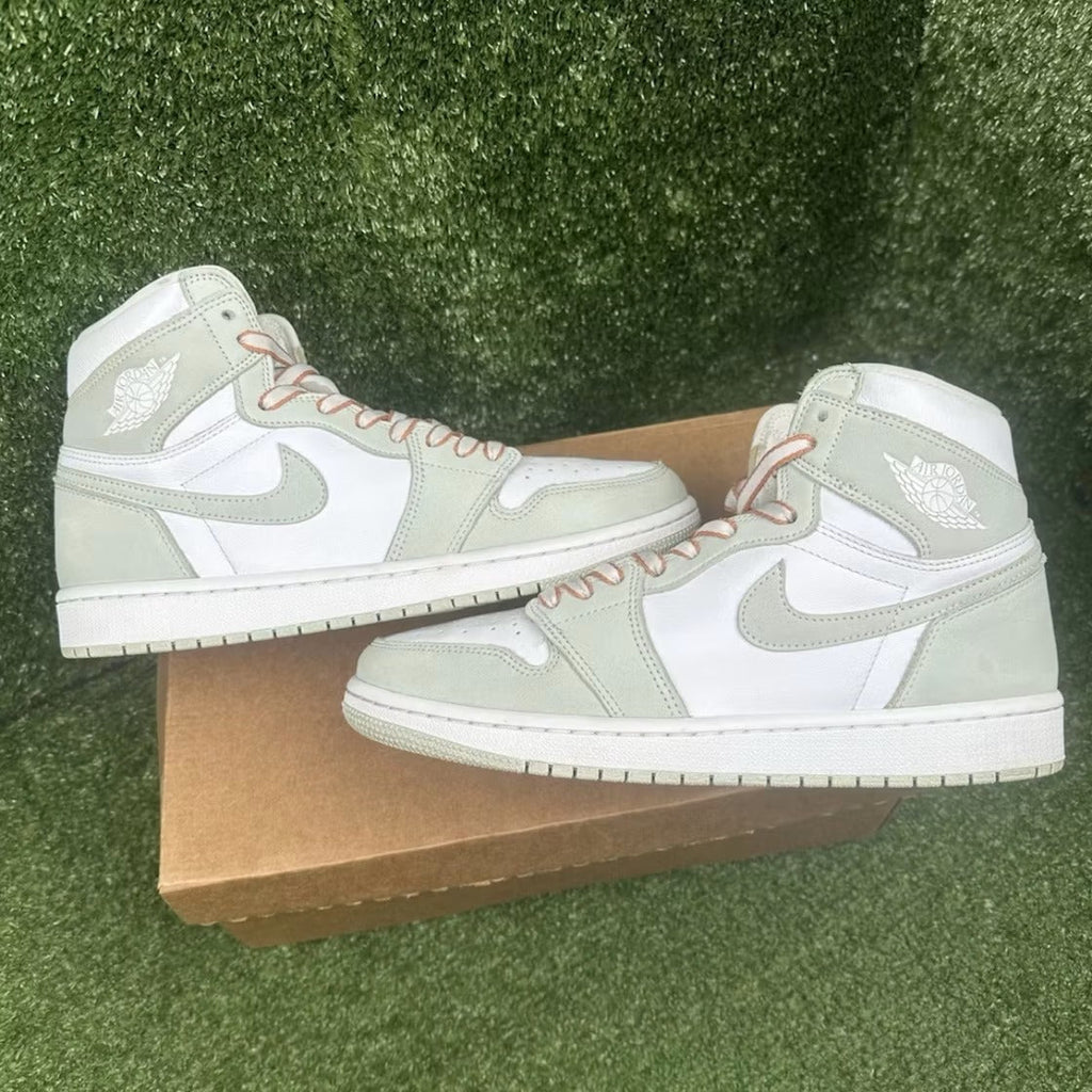 Air Jordan 1 Retro High OG Seafoam (Women) product image 2, provided for visual reference and product detail review