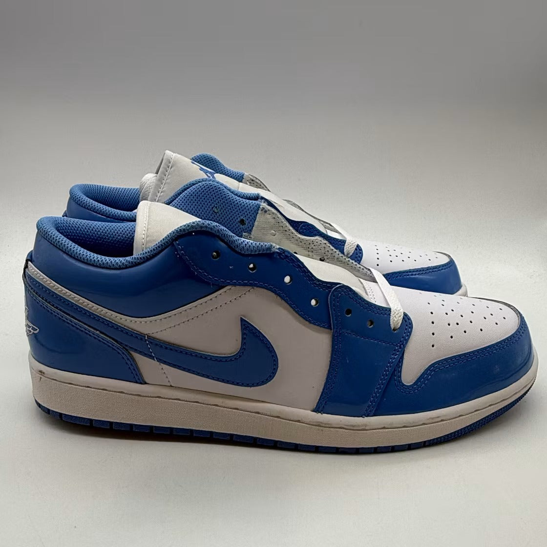 Air Jordan 1 Low SE White Legend Blue product image 4, provided for visual reference and product detail review