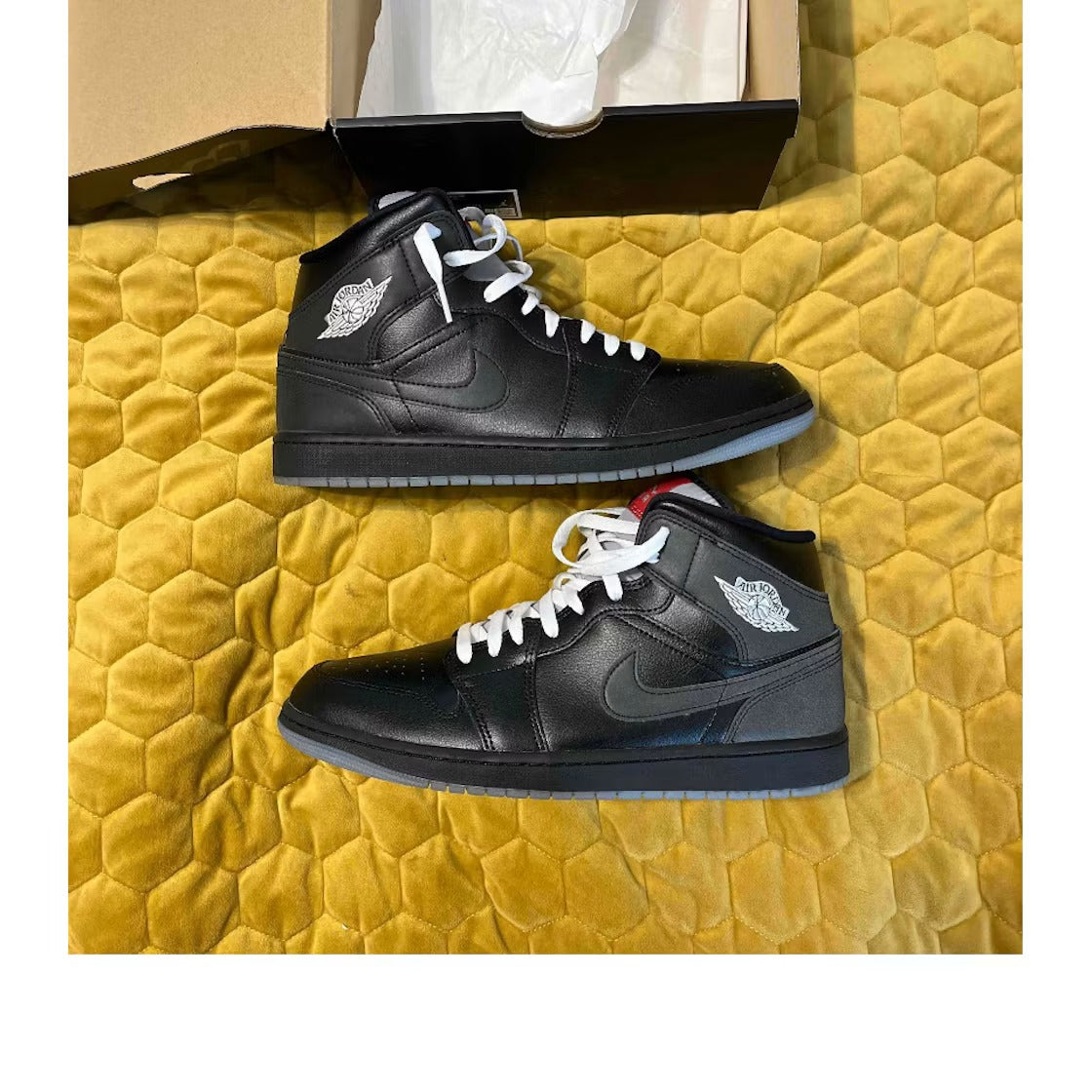 Air Jordan 1 Mid SE Black Metallic Reimagined product image 2, provided for visual reference and product detail review