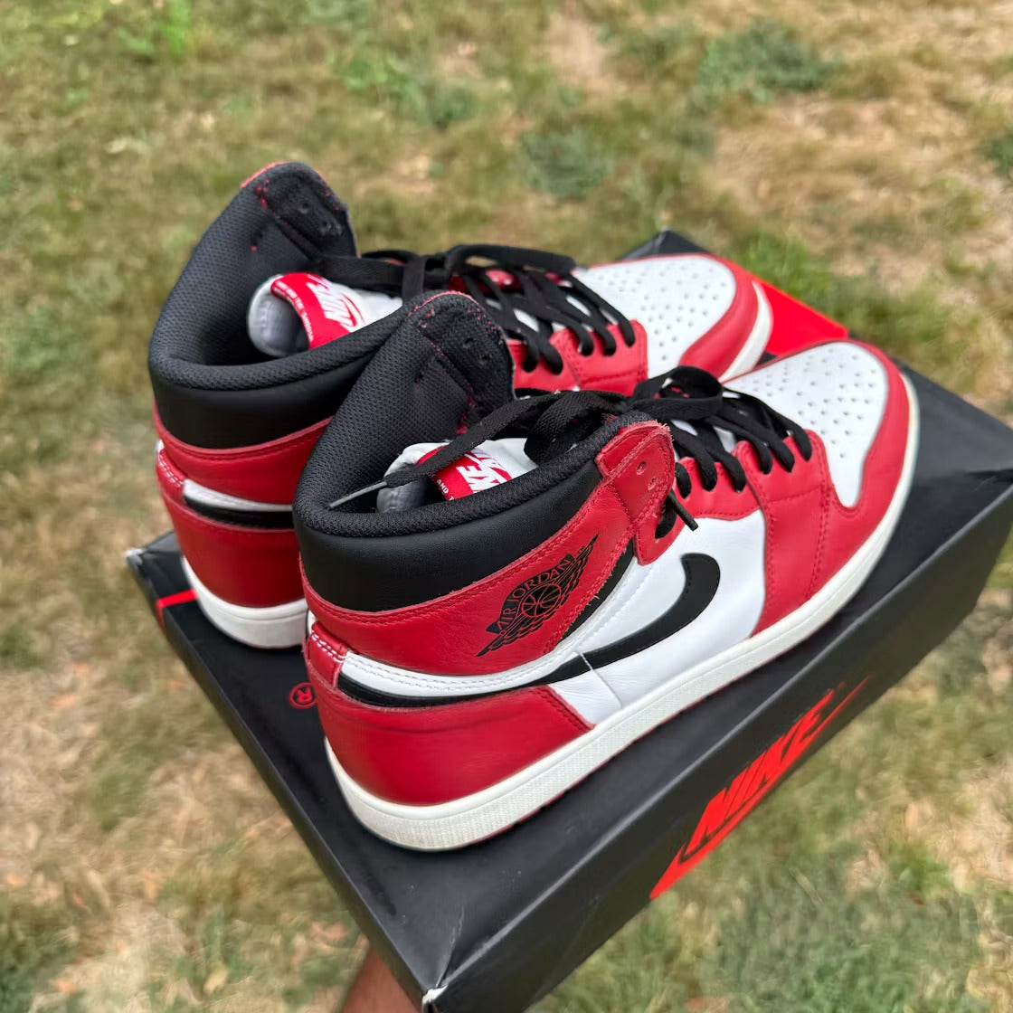 Air Jordan 1 Retro Chicago (2015) product image 3, provided for visual reference and product detail review