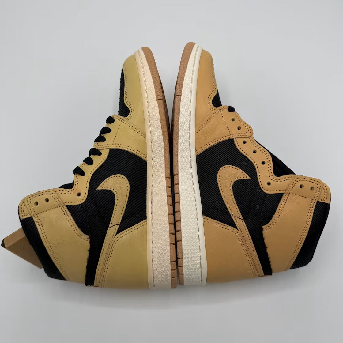 Air Jordan 1 Retro High OG Heirloom product image 5, provided for visual reference and product detail review