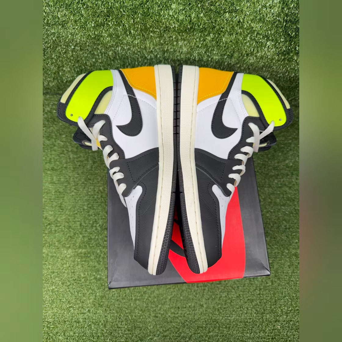 Air Jordan 1 Retro High White Black Volt University Gold product image 4, provided for visual reference and product detail