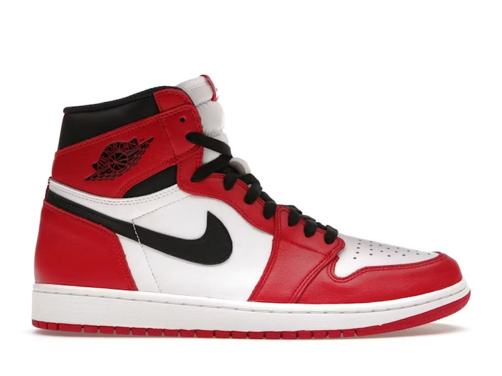 Air Jordan 1 Retro Chicago (2015) product image 1, provided for visual reference and product detail review