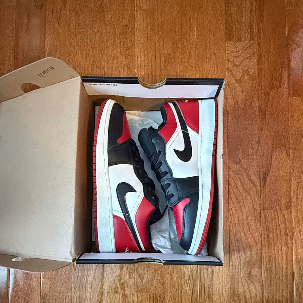 Air Jordan 1 Low Bred Toe (GS) product image 2, provided for visual reference and product detail review